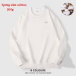 The 3D logo of the best-selling sports sweatshirt is laid-back, loose, comfortable and casual