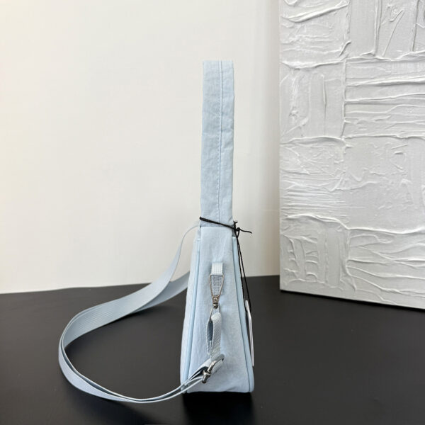 lo Dumpling Bag Women's underarm bag, fashionable single-shoulder bag, crossbody bag, new lightweight daily commuting bag for women