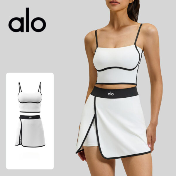 Color-blocked linear sports vest, slit short skirt set, women's fitness fixed cup