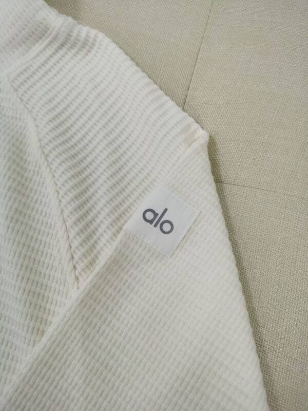 Alo's new winter and autumn style of oversized crew-neck relaxed hoodie pullover with long sleeves, suitable for casual and versatile wear, for women.